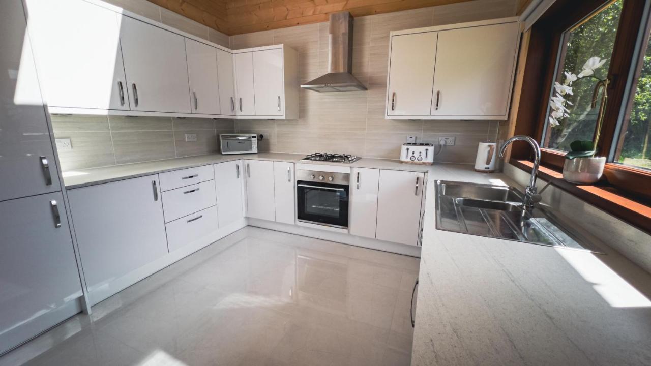 Sundance Lodge, Fantastic New Cabin With Hot Tub - Sleeps 6 - Largest In Felmoor Park Морпет Экстерьер фото