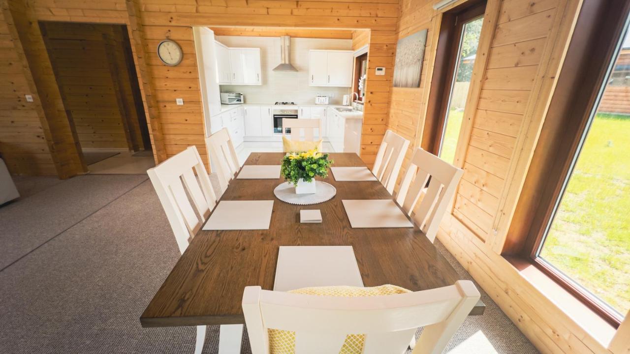Sundance Lodge, Fantastic New Cabin With Hot Tub - Sleeps 6 - Largest In Felmoor Park Морпет Экстерьер фото