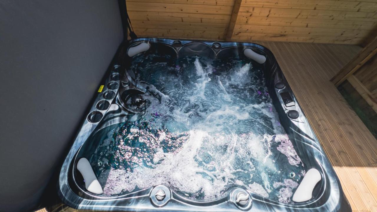 Sundance Lodge, Fantastic New Cabin With Hot Tub - Sleeps 6 - Largest In Felmoor Park Морпет Экстерьер фото