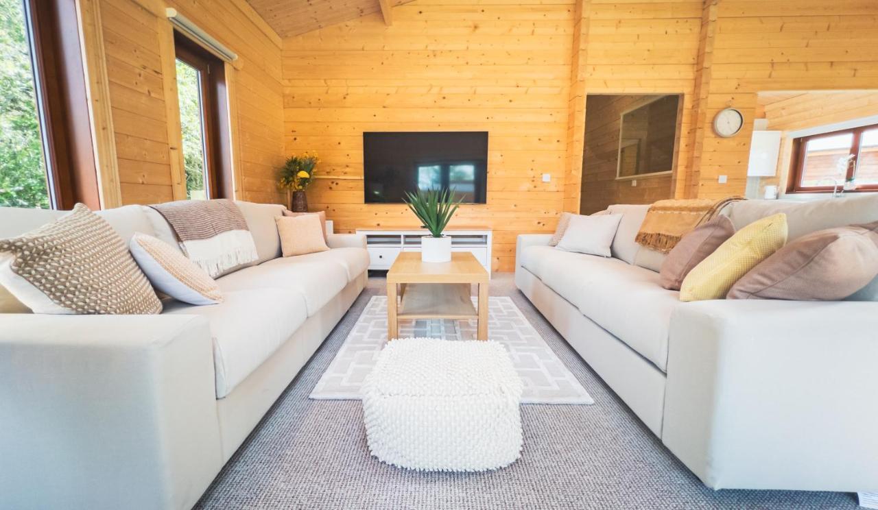 Sundance Lodge, Fantastic New Cabin With Hot Tub - Sleeps 6 - Largest In Felmoor Park Морпет Экстерьер фото