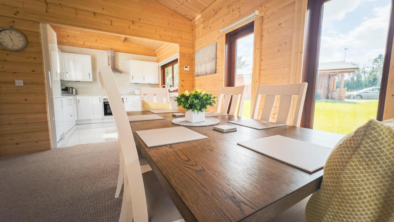Sundance Lodge, Fantastic New Cabin With Hot Tub - Sleeps 6 - Largest In Felmoor Park Морпет Экстерьер фото