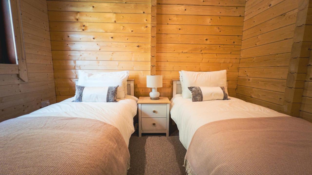 Sundance Lodge, Fantastic New Cabin With Hot Tub - Sleeps 6 - Largest In Felmoor Park Морпет Экстерьер фото