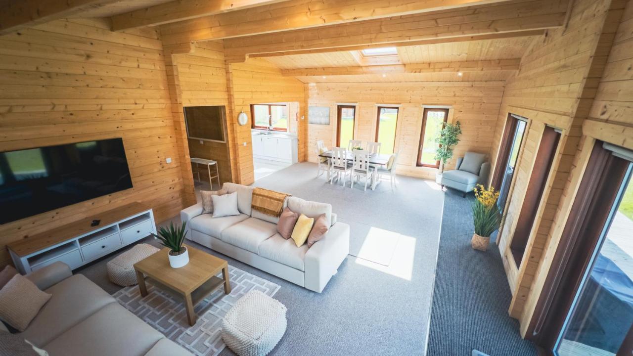Sundance Lodge, Fantastic New Cabin With Hot Tub - Sleeps 6 - Largest In Felmoor Park Морпет Экстерьер фото