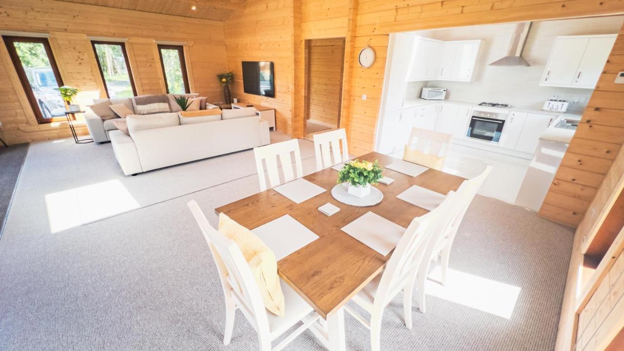 Sundance Lodge, Fantastic New Cabin With Hot Tub - Sleeps 6 - Largest In Felmoor Park Морпет Экстерьер фото