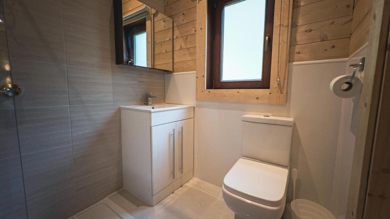 Sundance Lodge, Fantastic New Cabin With Hot Tub - Sleeps 6 - Largest In Felmoor Park Морпет Экстерьер фото